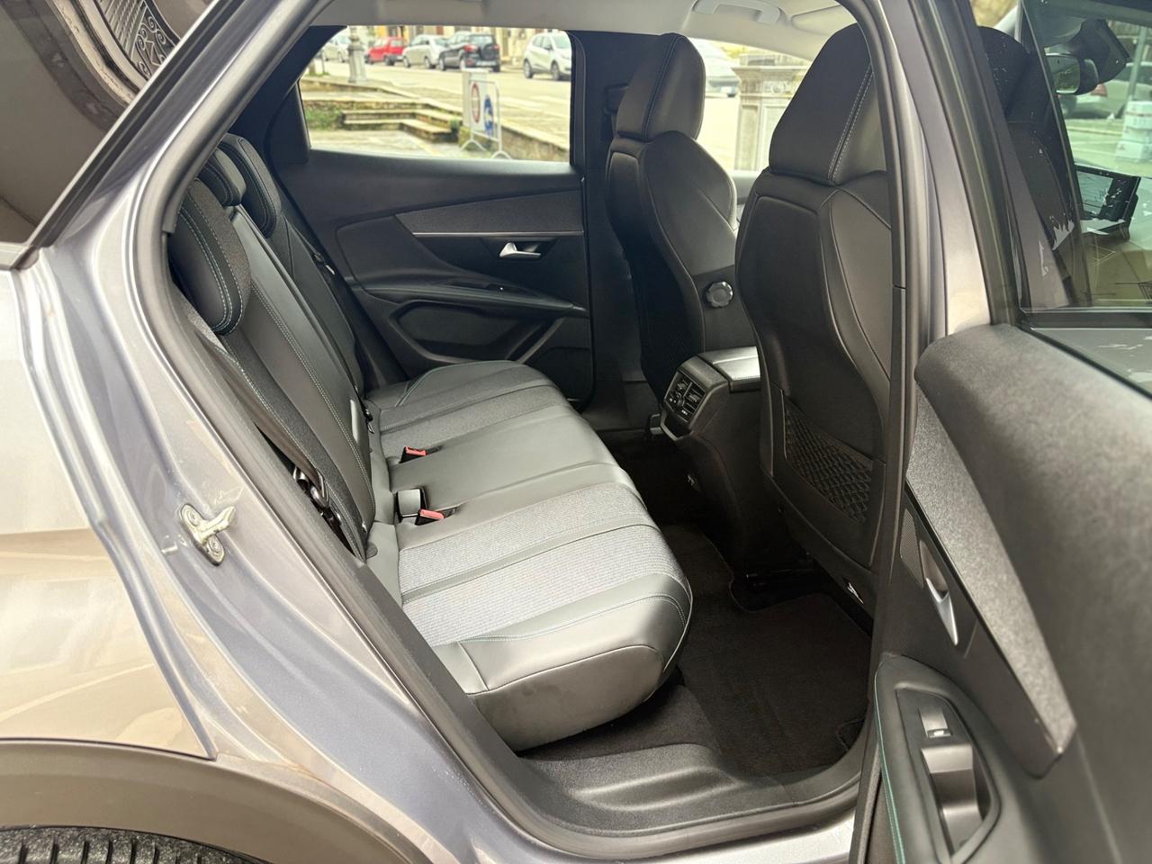 Peugeot 3008 BlueHDi 130 Allure BICOLOR FULL/LED