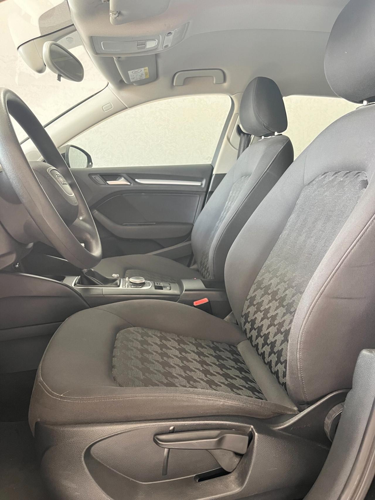 Audi A3 Sportback 1.6 TDI Attraction