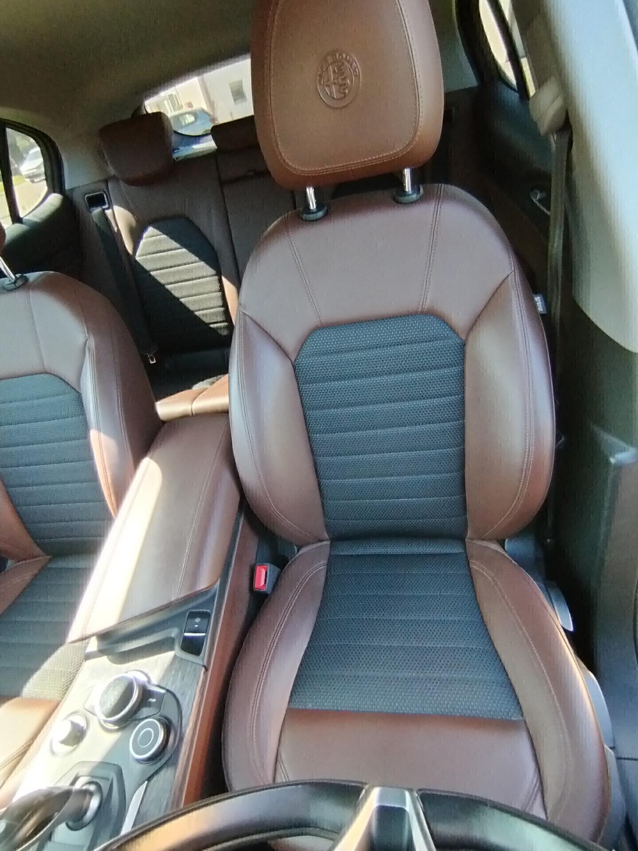 Alfa Romeo Stelvio 2.2 Turbodiesel 190 CV AT8 Q4 Executive