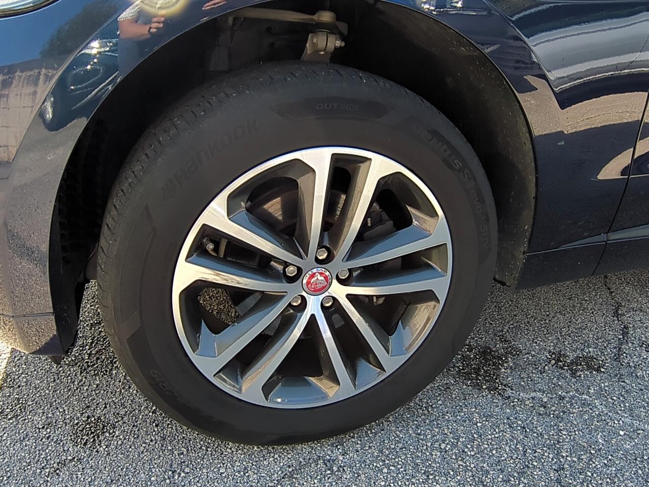 Jaguar F-Pace 2.0 D 180 CV AWD aut. R-Sport