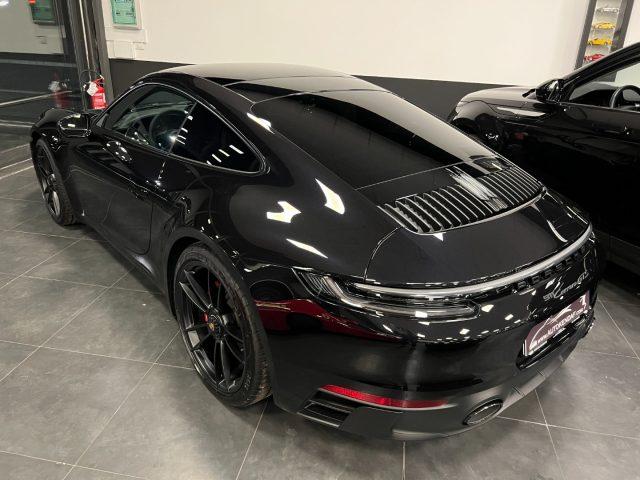 PORSCHE 992 911 Carrera 4 GTS