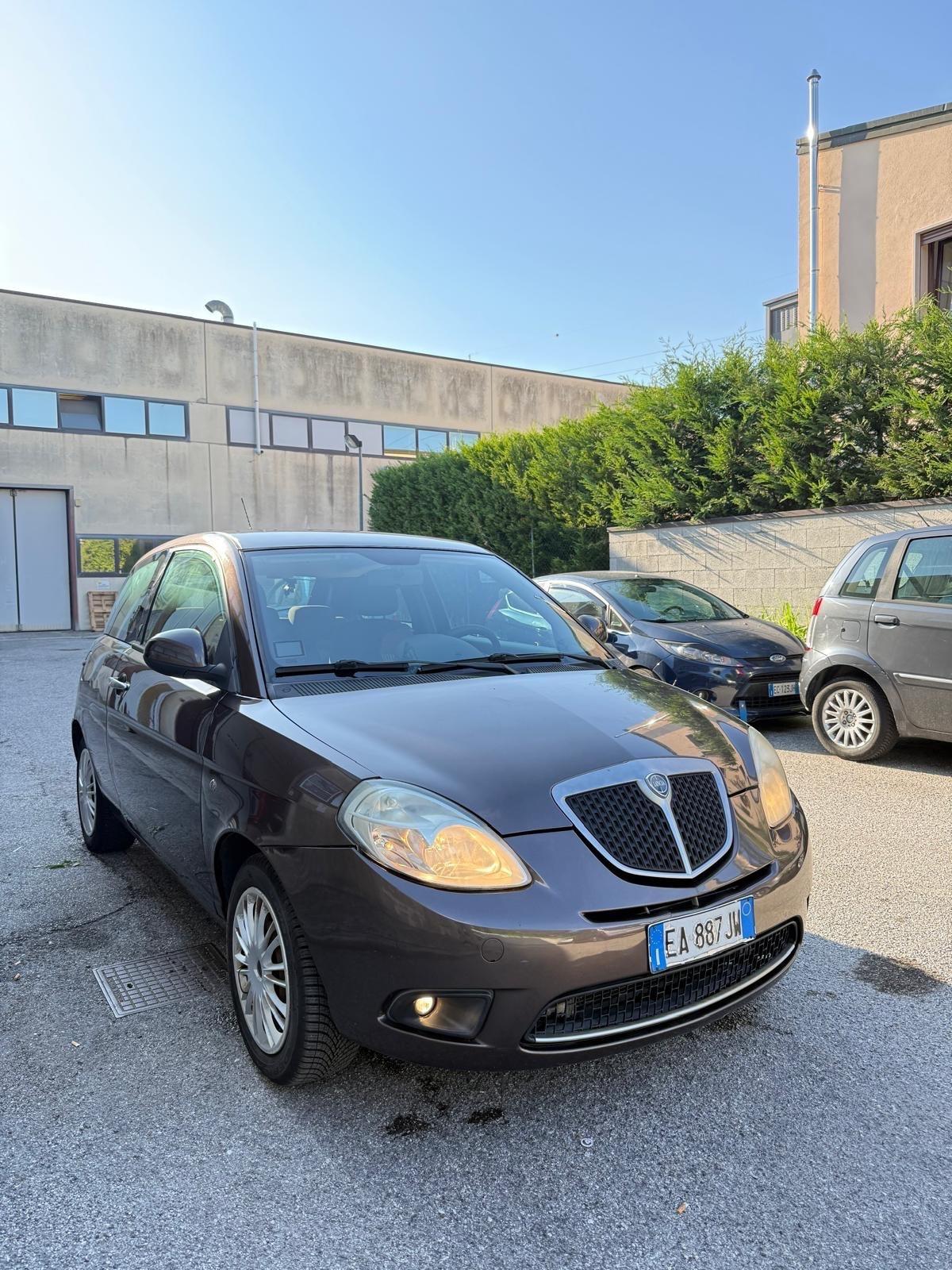 Lancia Ypsilon 1.2 Versus