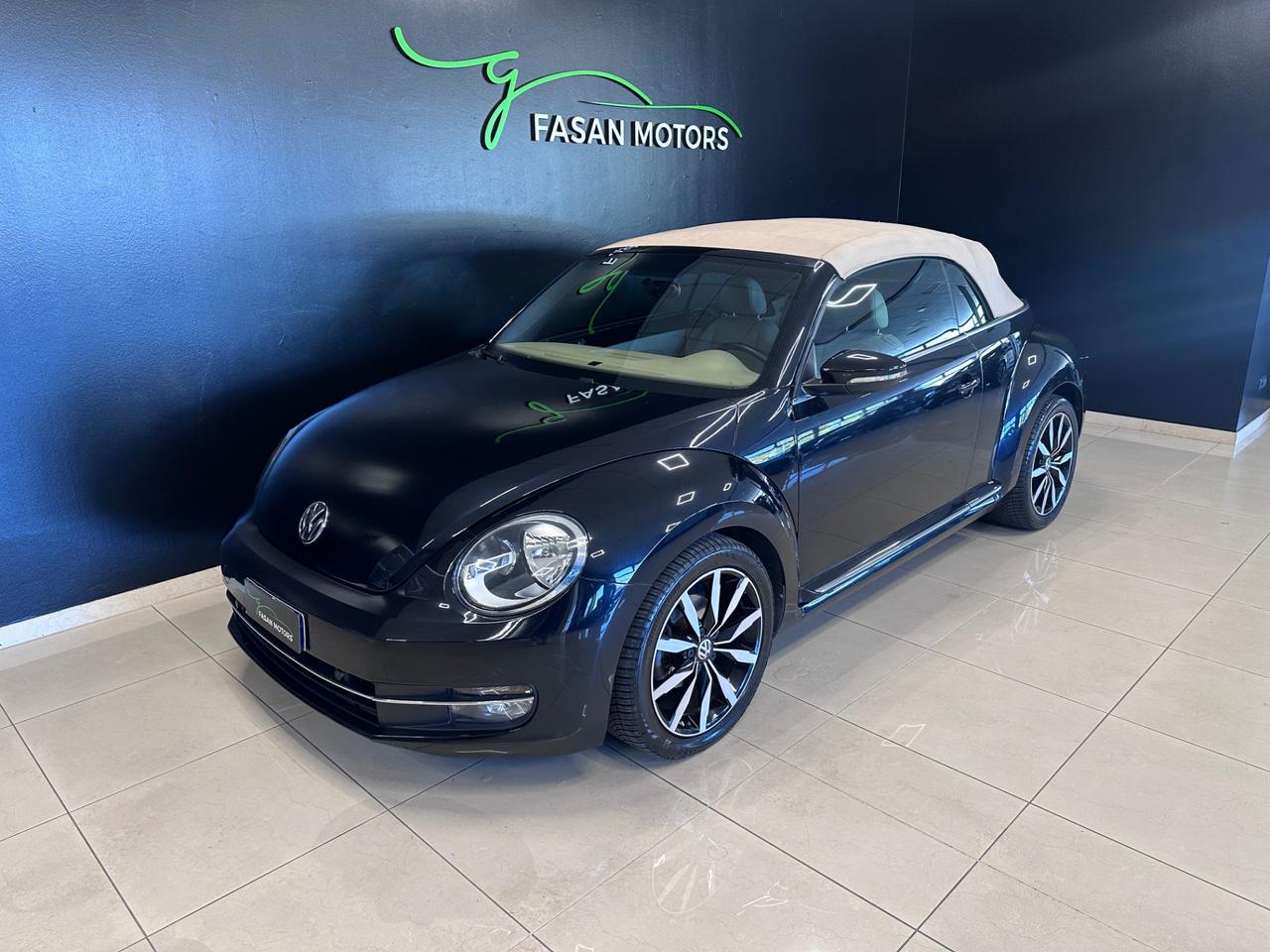Volkswagen Maggiolino Cabrio 1.6 tdi Design 105cv dsg