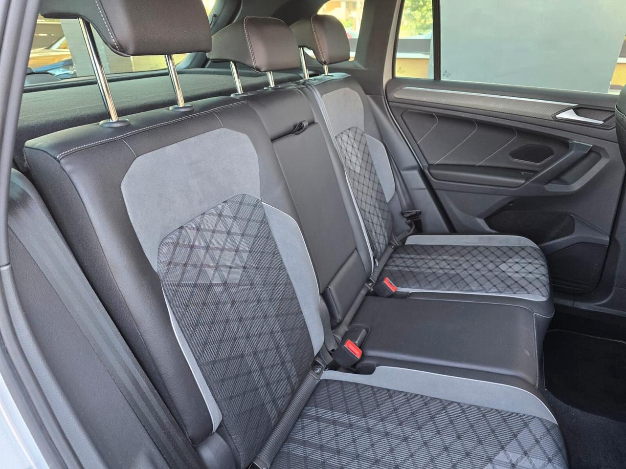 Volkswagen Tiguan 2.0 TDI 200 CV SCR DSG 4MOTION R-Line
