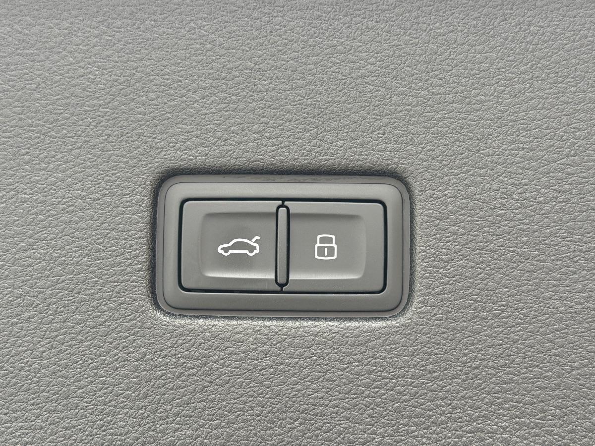 New Audi Q8 50TDI Quattro S-line Identity Black 286CV