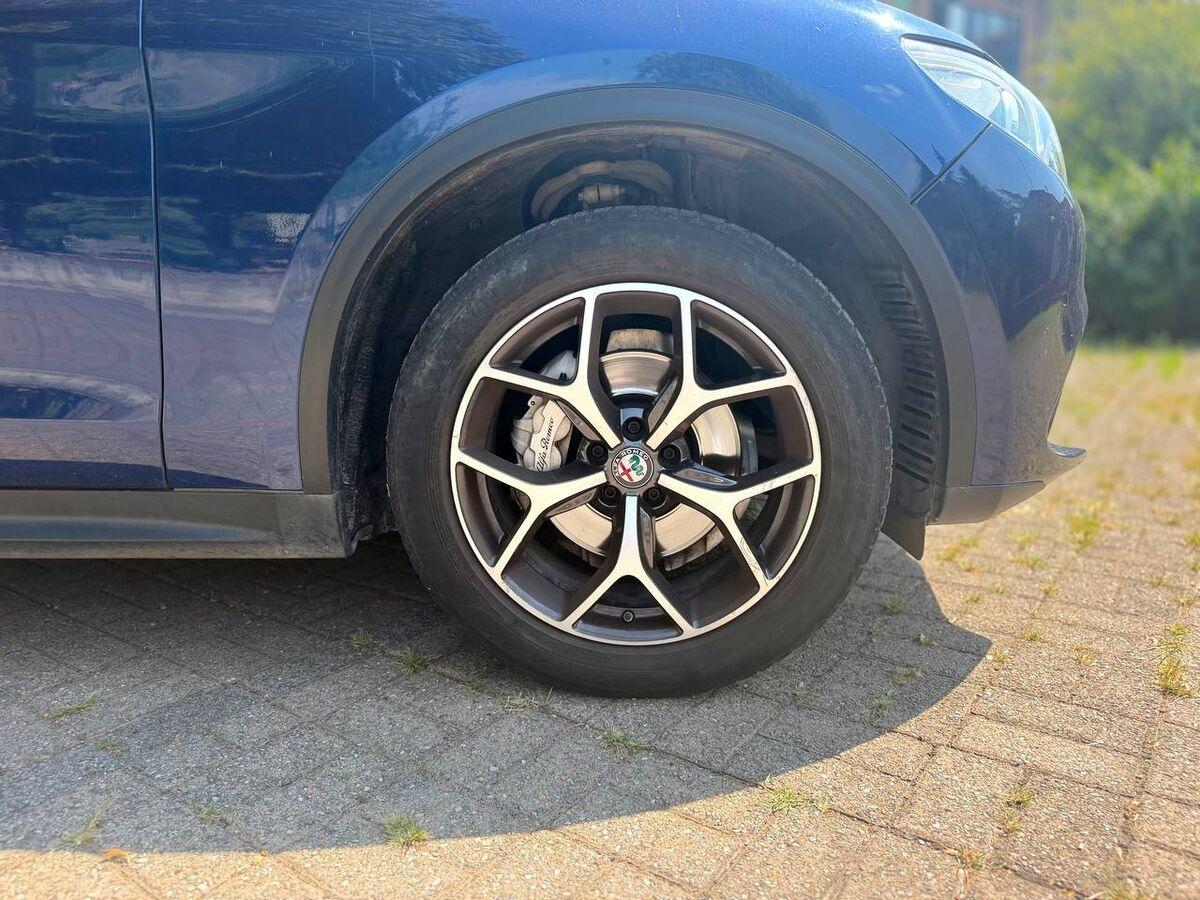 Alfa Romeo Stelvio 2.2 t Business Q4 210cv auto