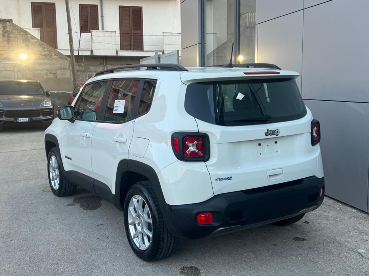 Jeep Renegade phev Altitude possibilità noleggio no scoring
