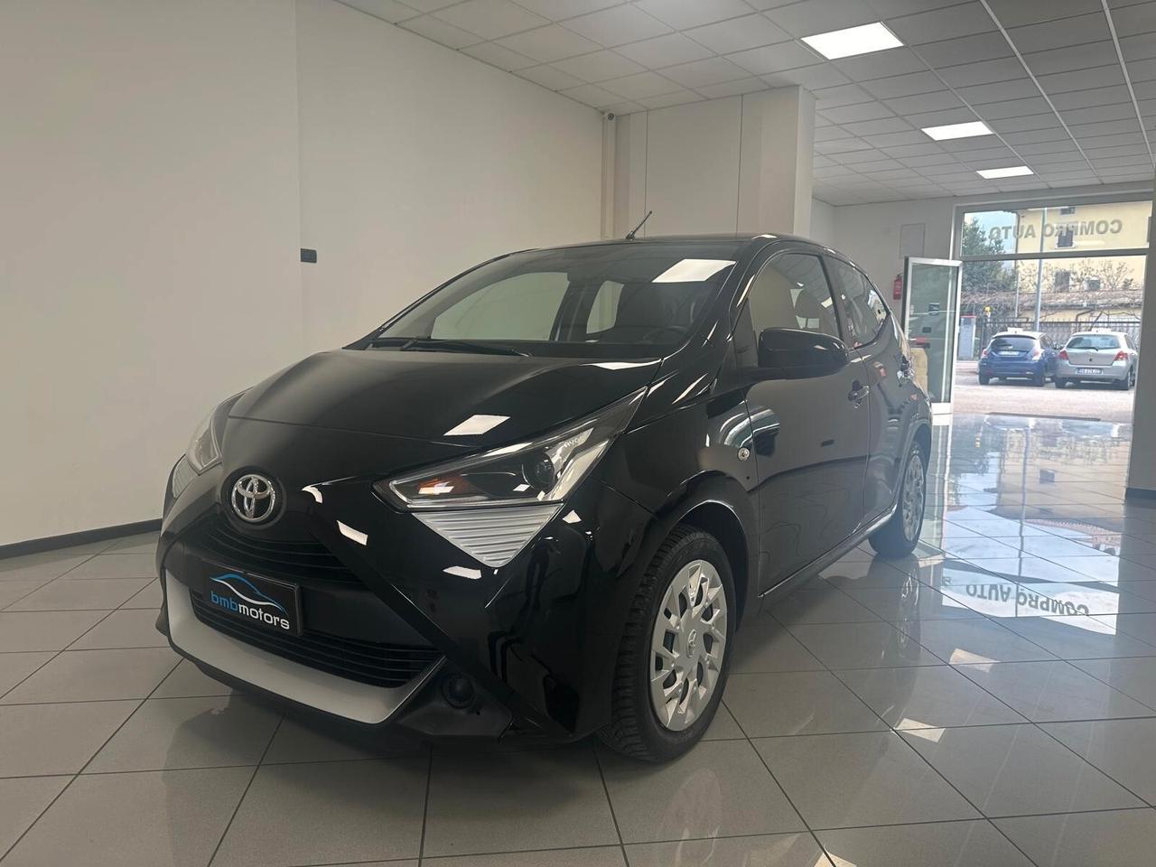 Toyota Aygo Connect 1.0 VVT-i 72 CV 5 porte x-clusiv MMT