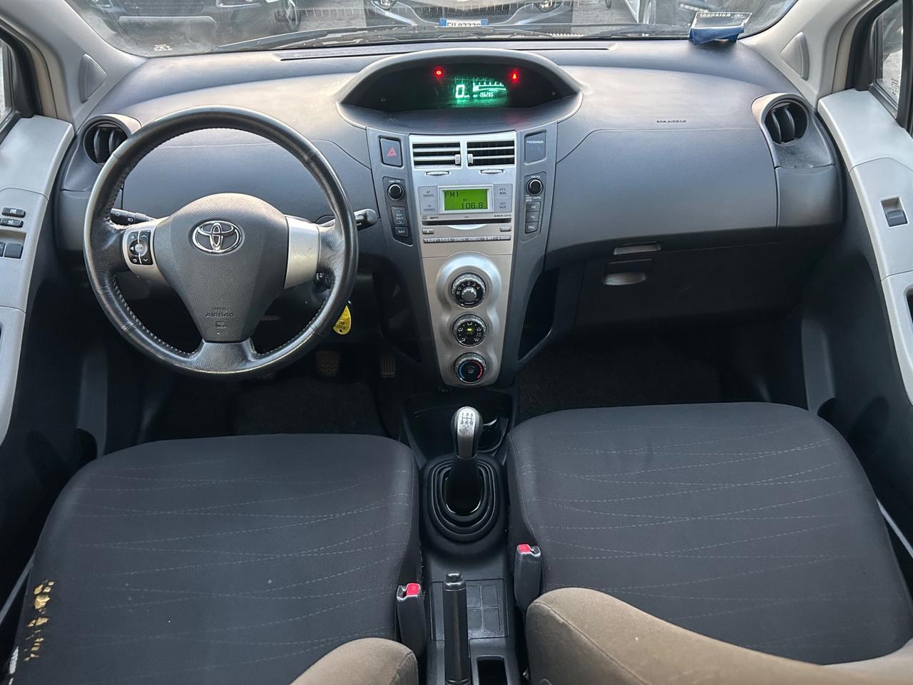 Toyota Yaris 1.0 5 porte Sol
