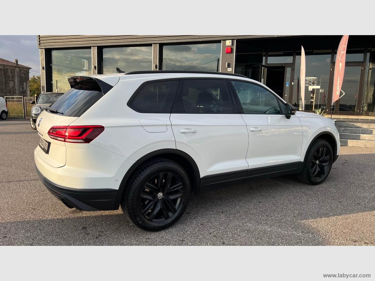 VOLKSWAGEN Touareg 3.0 TDI Black Style I.V.A. ESPOSTA