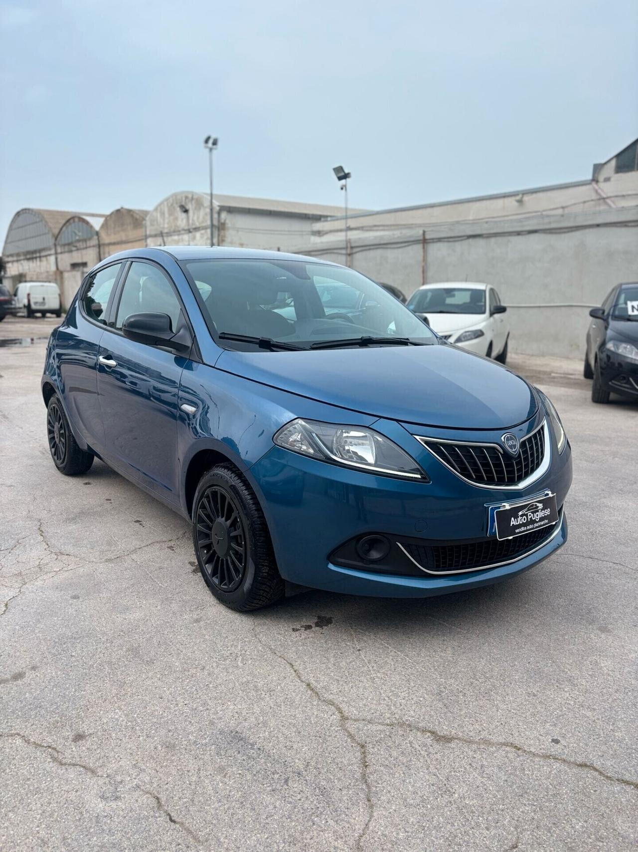 Lancia Ypsilon 1.0 FireFly 5 porte S&S Hybrid Ecochic Silver