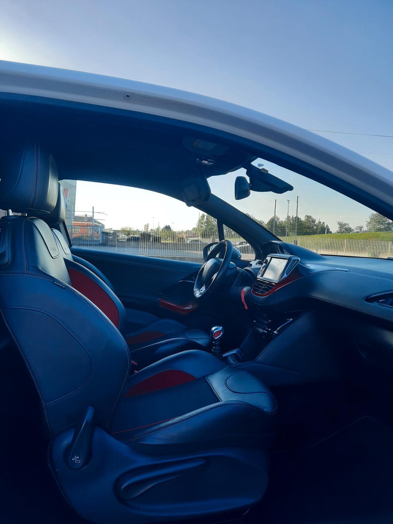 Peugeot 208 1.6 THP 200 CV 3 porte GTi