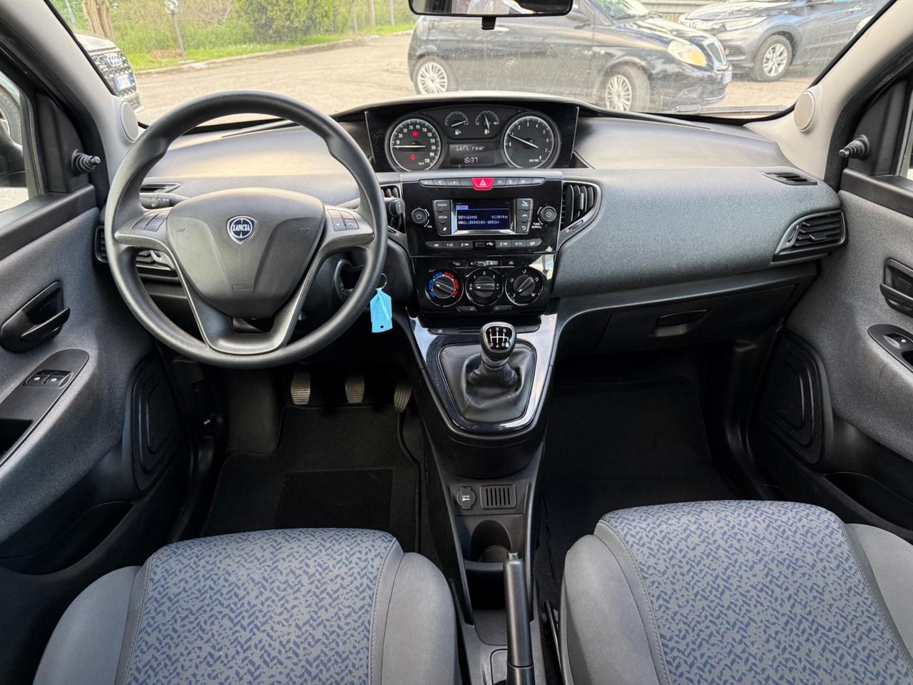 Lancia Ypsilon 1.0 FireFly 5 porte S&S Hybrid Ecochic Silver