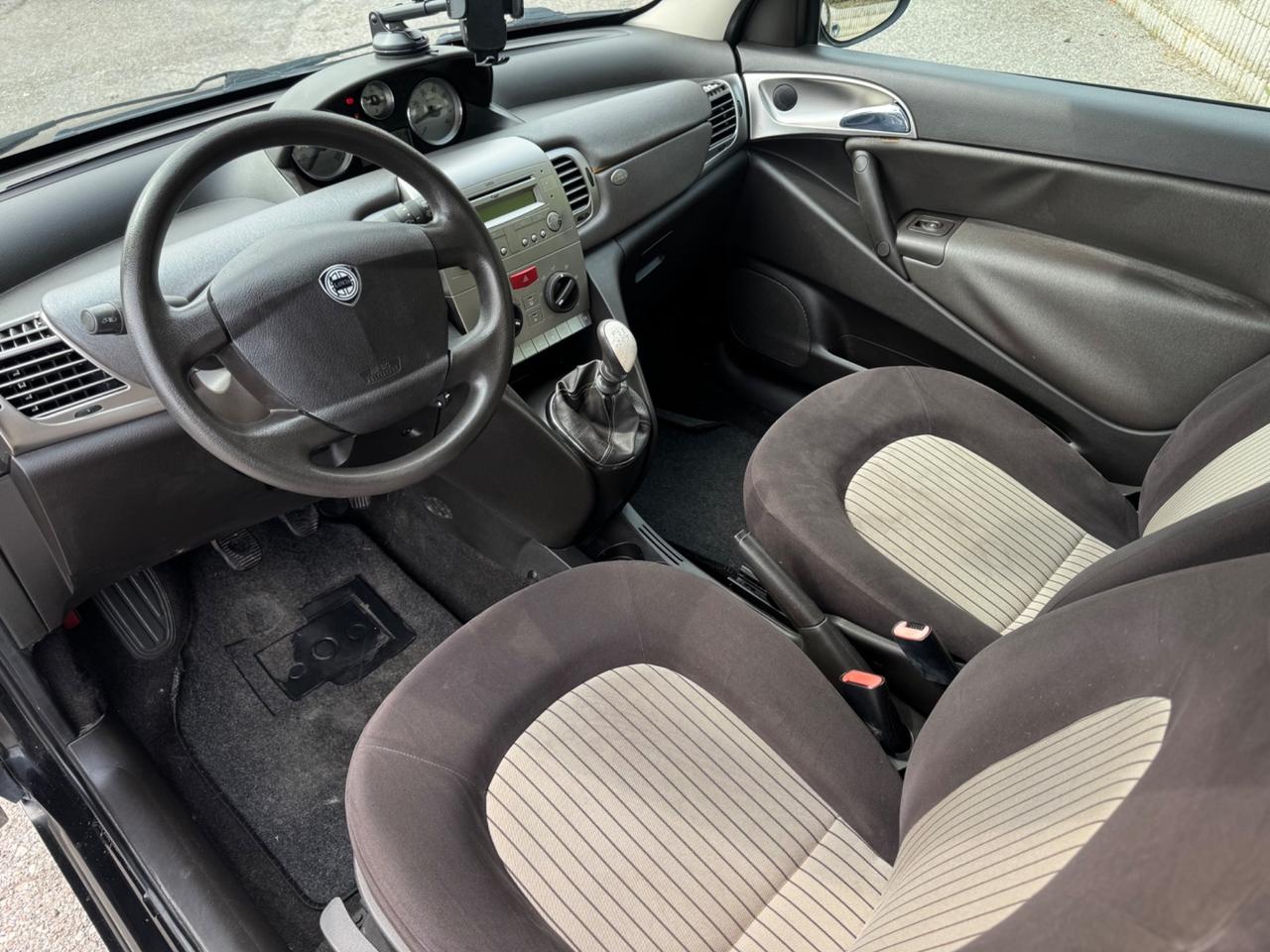 Lancia Ypsilon 1.2 60cv Neopatentati
