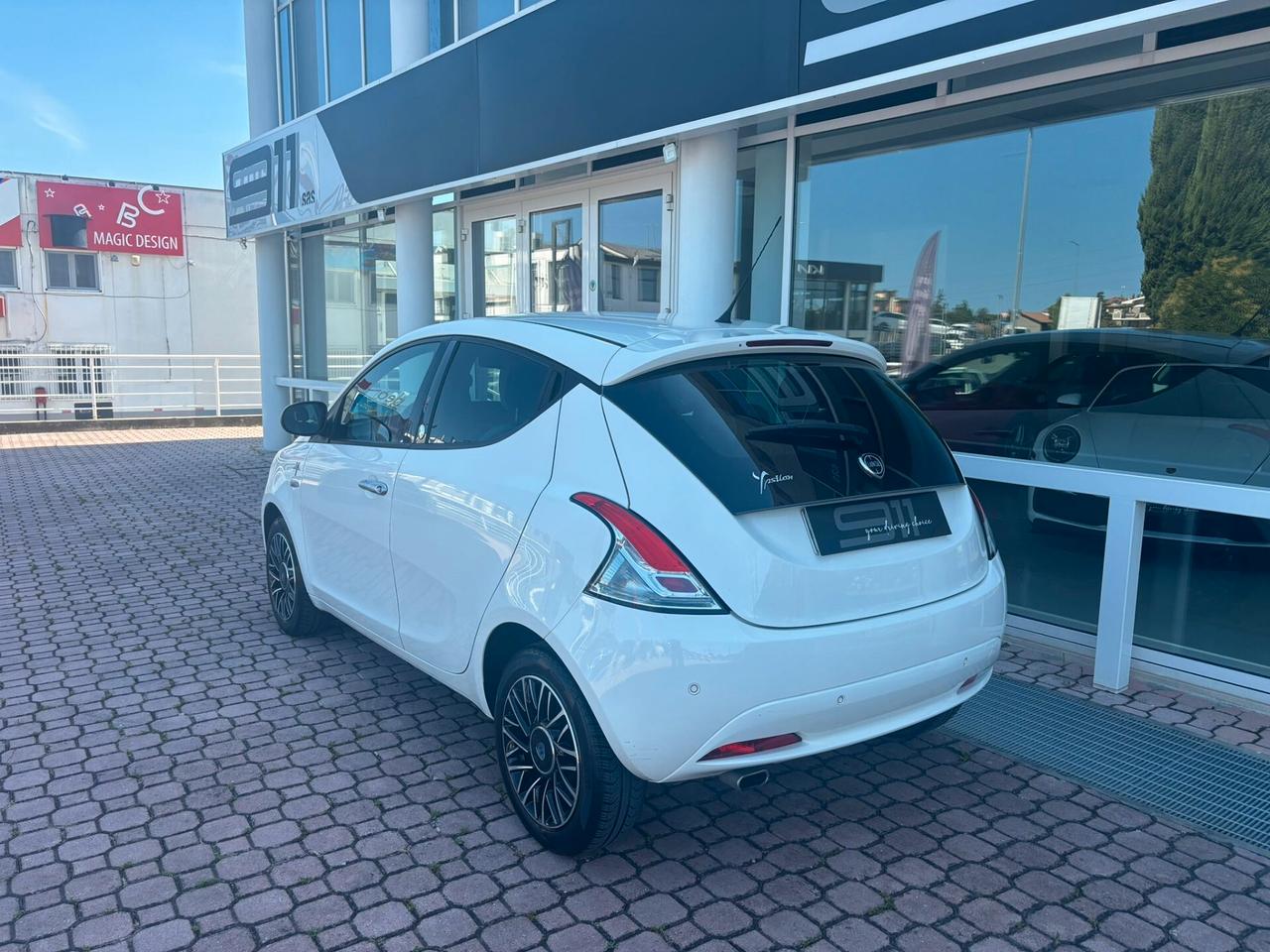 Lancia Ypsilon 1.2 69 CV 5 porte GPL Ecochic Mya