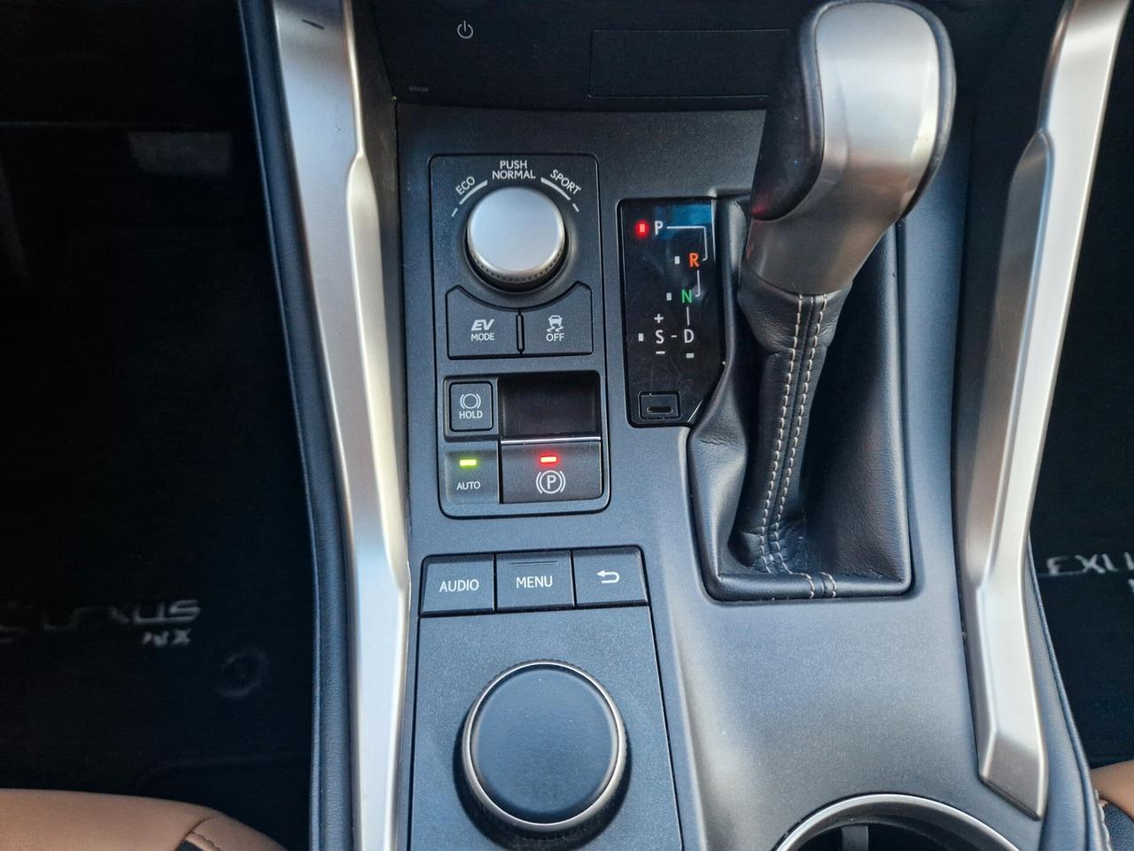 Lexus NX 300 hybrid 2.5 155CV AUTOMATICA, Telecamera, Sensori