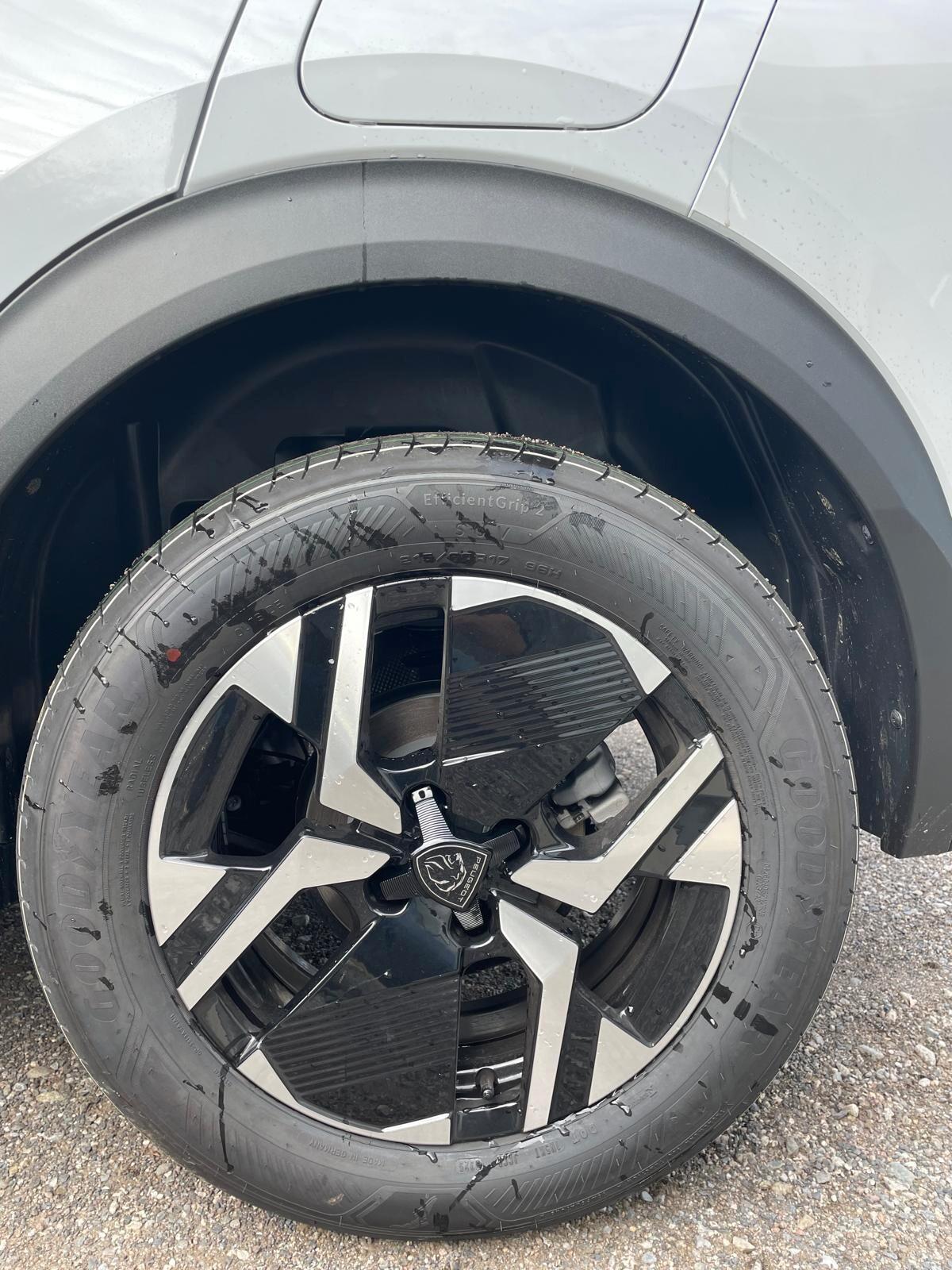 Peugeot 2008 1.2 PureTech 100 S&S Allure