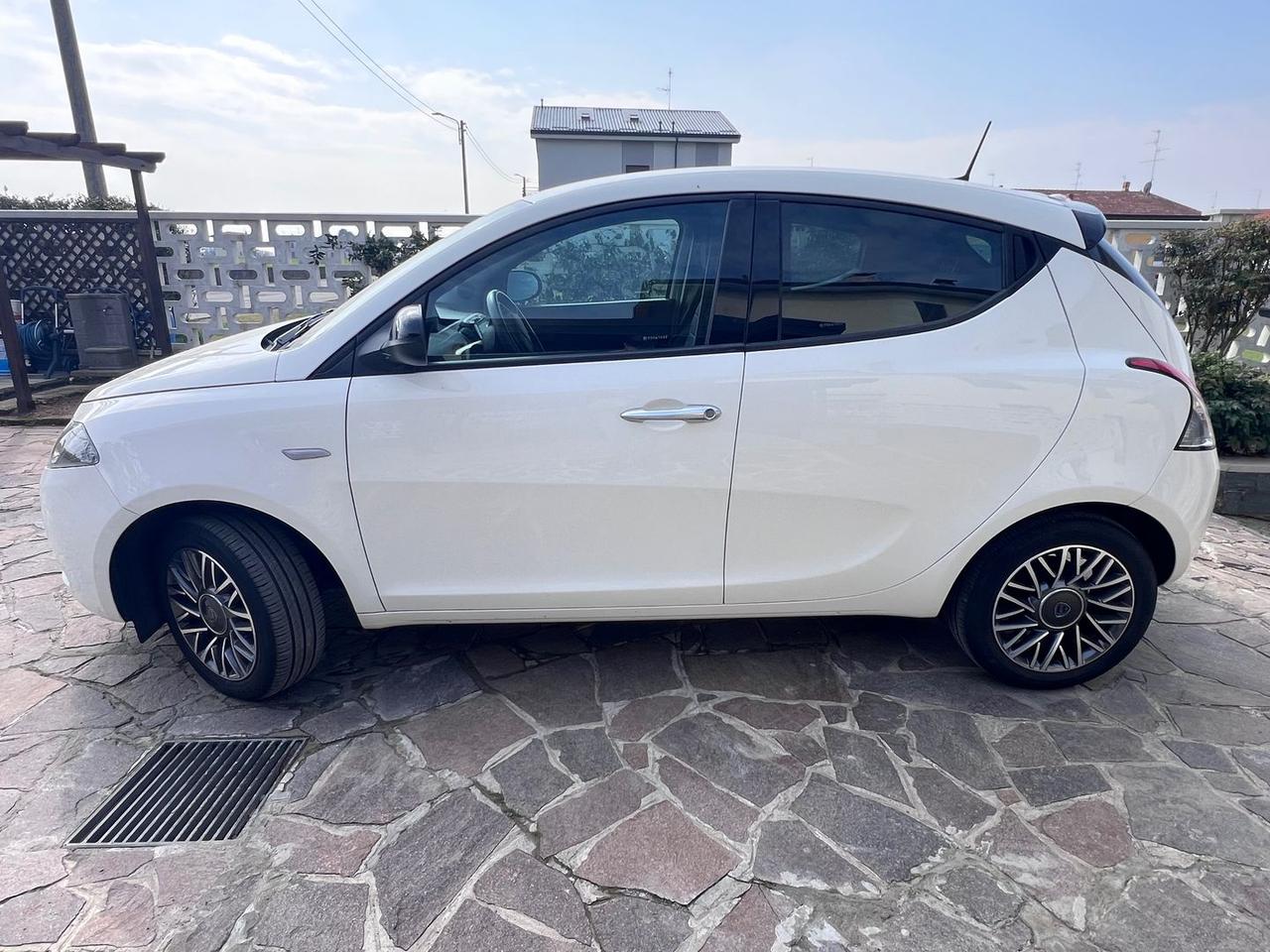 Lancia Ypsilon 1.0 FireFly MHEV #9823