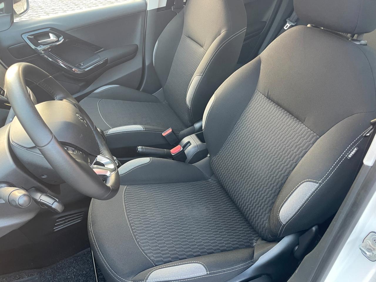 Peugeot 208 PureTech 82 5 porte Allure CINGHIA NUOVA !!!