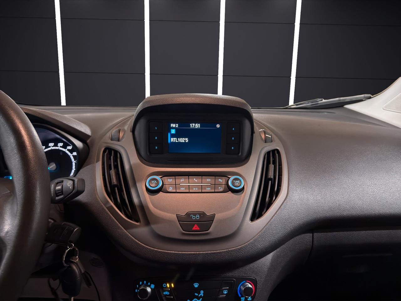 Ford Tourneo Courier 1.5 TDCI 100 CV S&S Plus