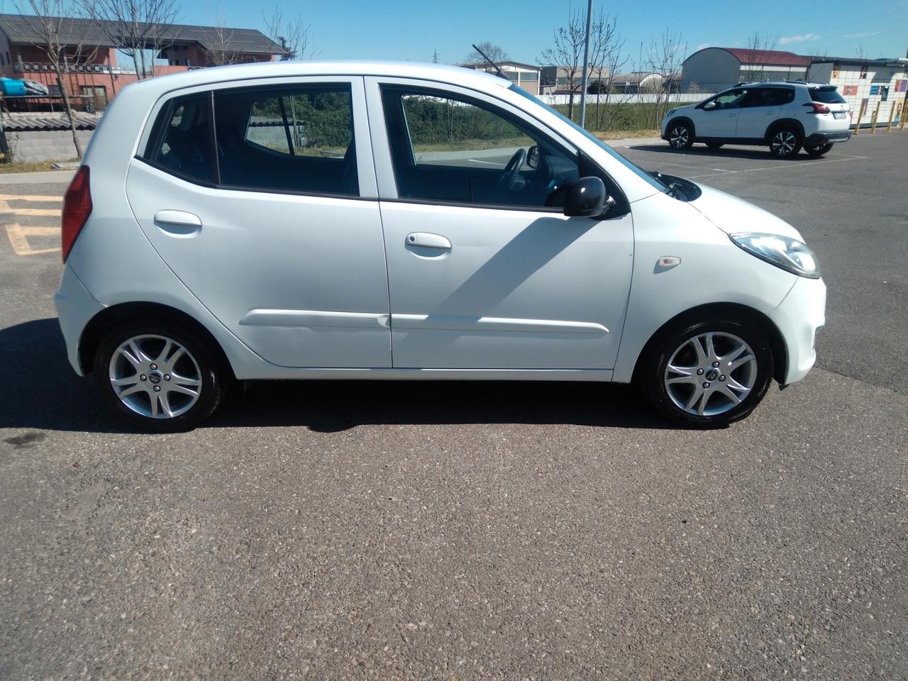 Hyundai i10 1.1 69cv 12V Sound Edition x neopatentati