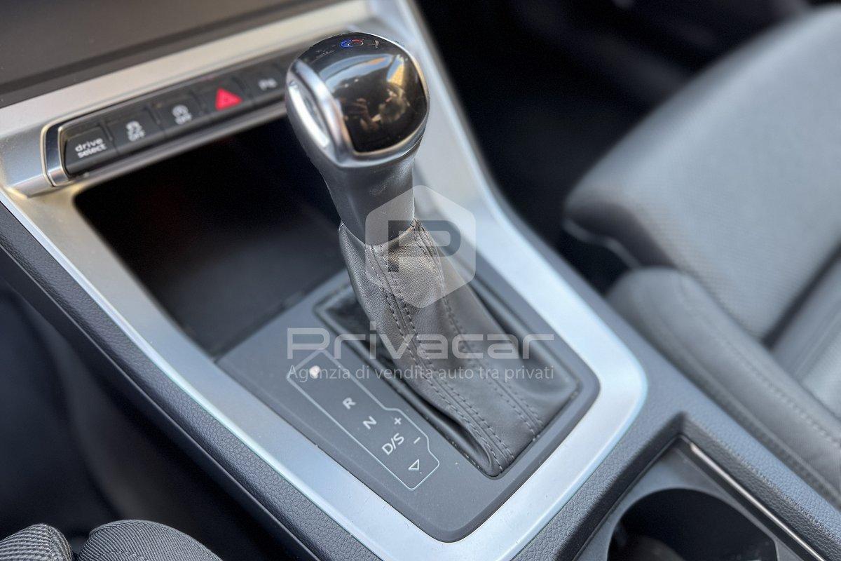 AUDI Q3 35 TDI S tronic Business Advanced