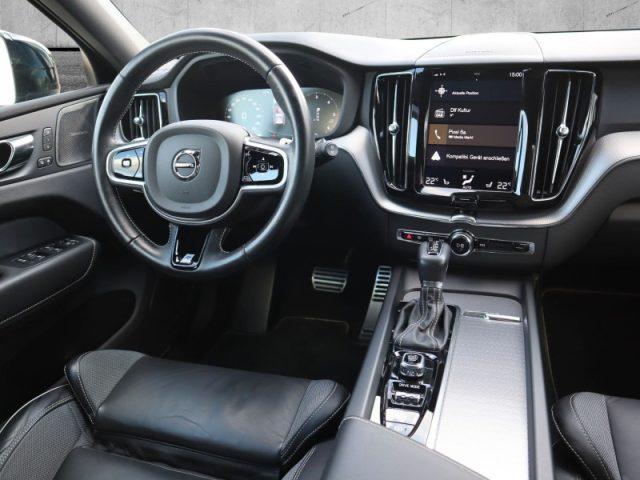 VOLVO XC60 B4 (d) Geartronic R-design