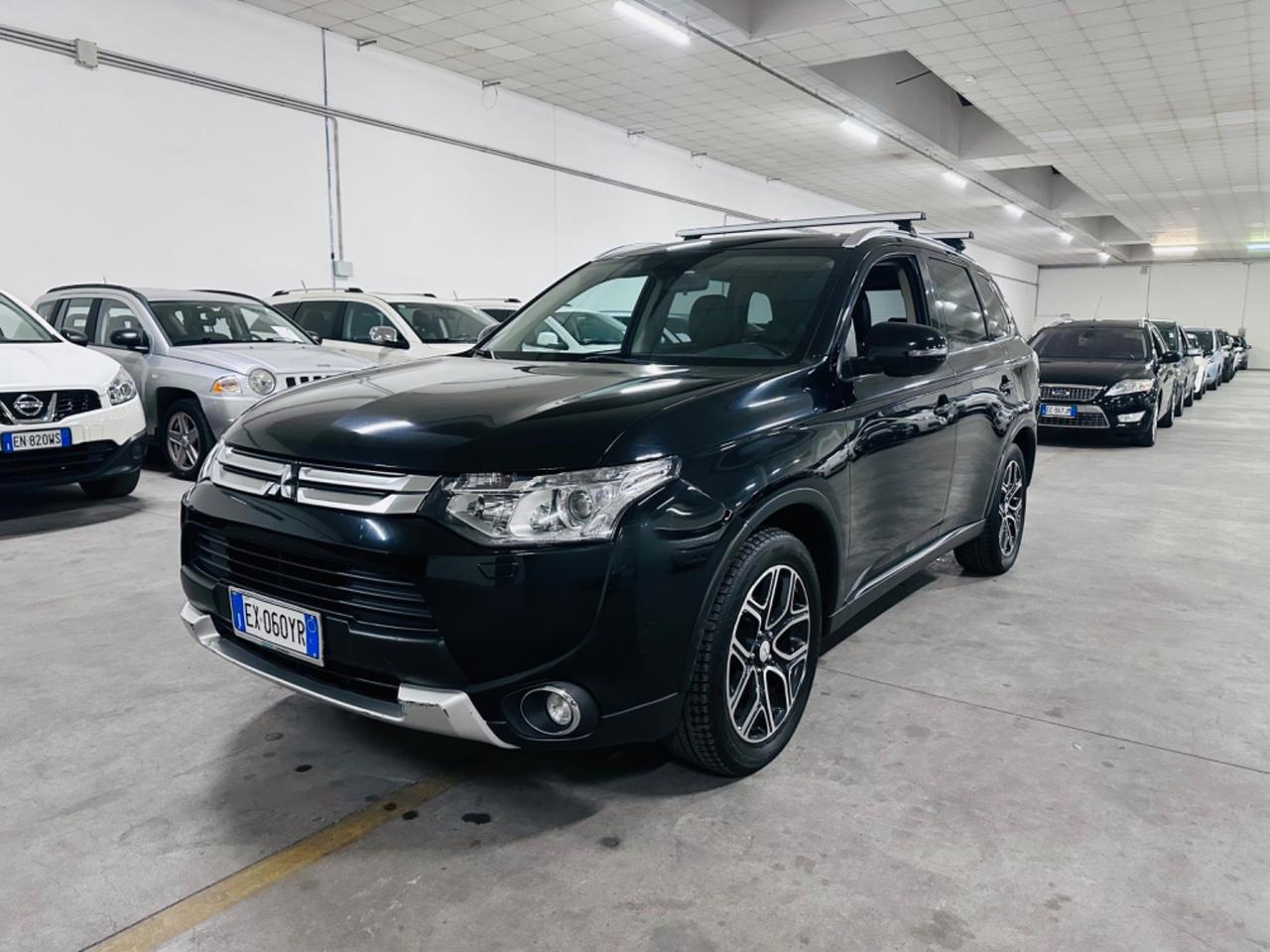Mitsubishi Outlander 2.2 DI-D 4WD Intense
