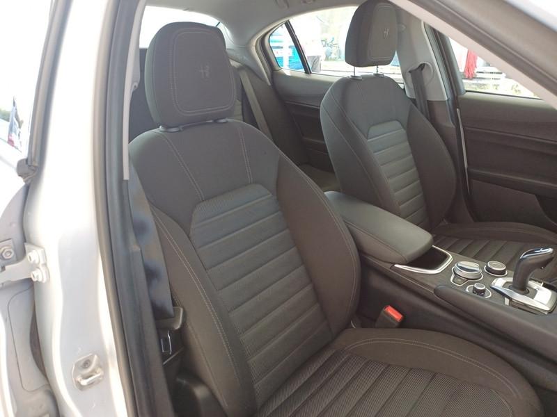 ALFA ROMEO GIULIA 2.2 Turbo Diesel 160CV Business AT8 4 PORTE BERLINA