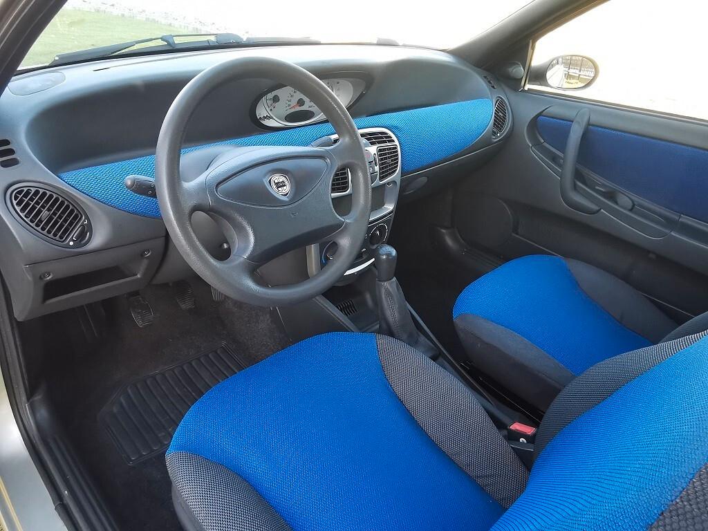 Lancia Y 1.2i cat Elefantino Blu