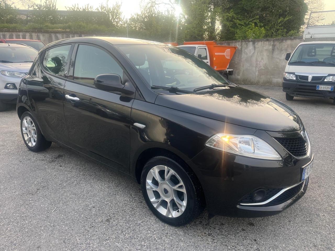 Lancia ypsilon-1.2 benz-full-11/2016