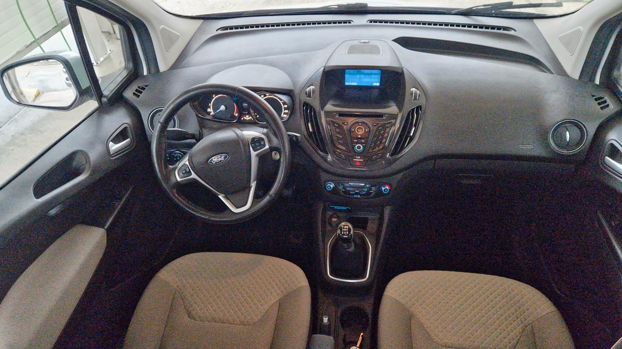 Ford Tourneo Courier 1.5 TDCI 95 CV Titanium