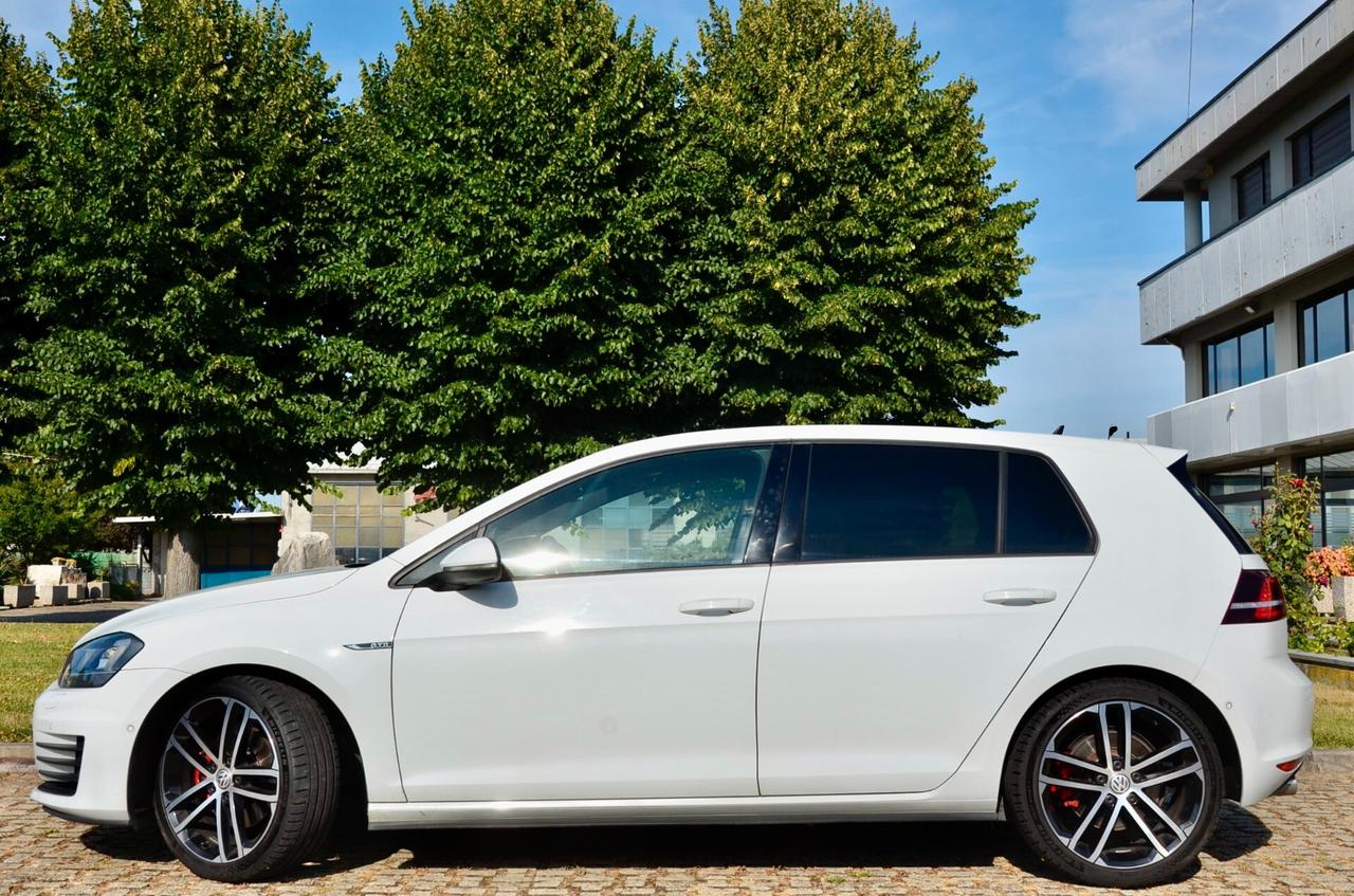 VOLKSWAGEN GOLF 5p 2.0 TDI GTD SPORT&SOUND 184cv, HI-FI DYNAUDIO, DRIVE MODE, XENO, 18", PERMUTE