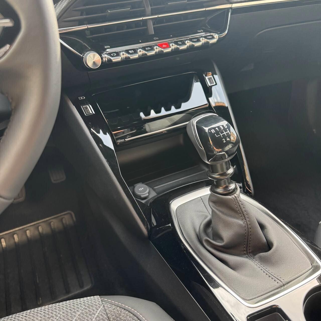 **NUOVA** Peugeot 2008 PureTech 100 S&S Allure