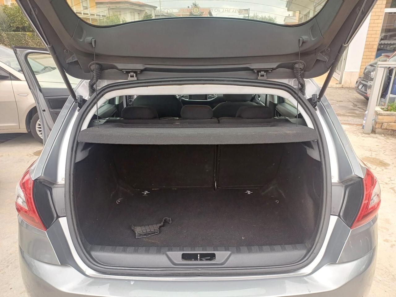 Peugeot 308 1.6 HDi 92 CV Business