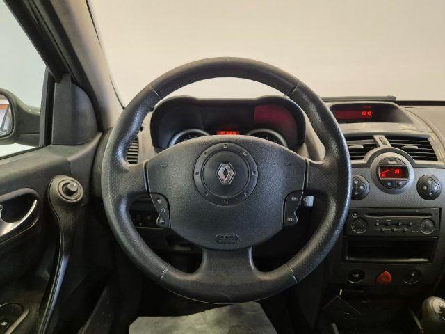 RENAULT Megane Mégane 1.6 16V 5p. - NEOP. - Lim. - Clima