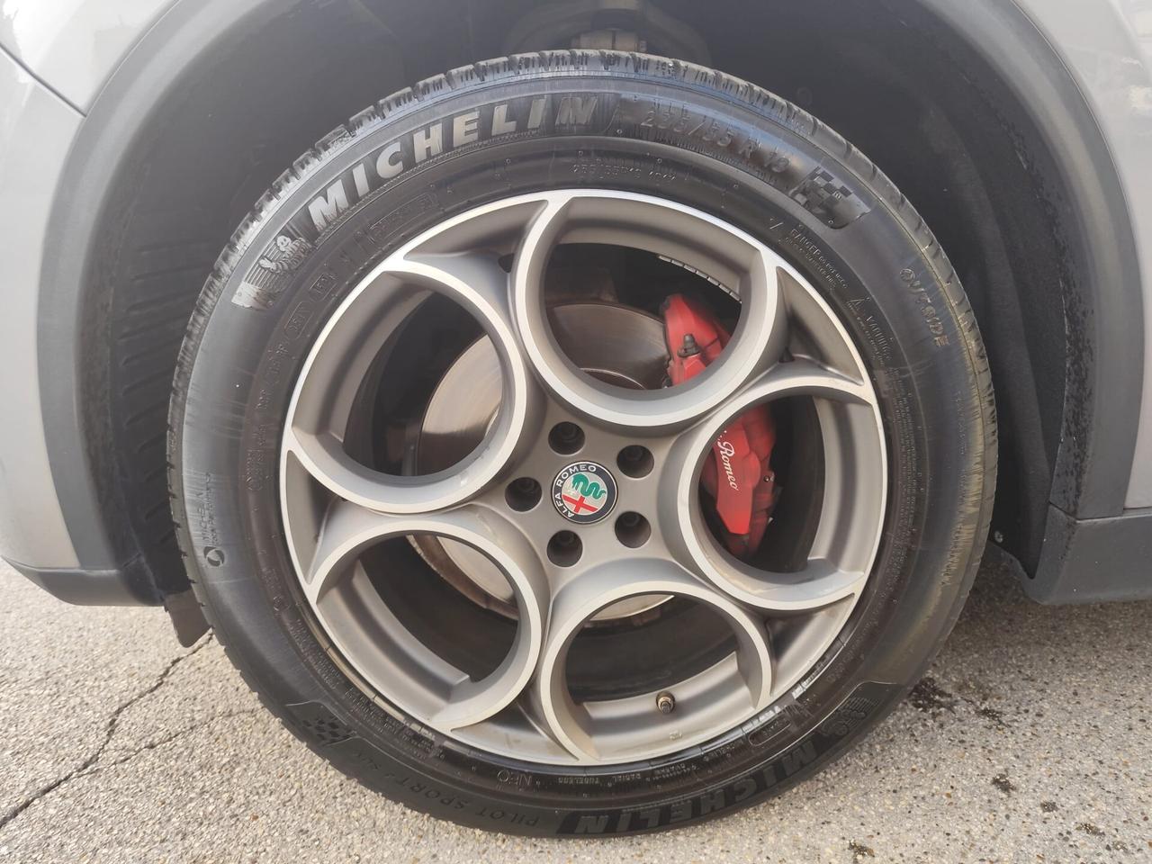 Alfa Romeo Stelvio 2.2 Jtdm Q4 Super * 210cv * Tetto * Navi * Pelle * Garantita 12 Mesi