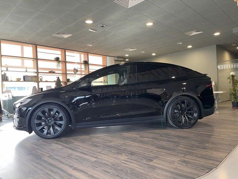 Tesla Model X Plaid 6 Posti