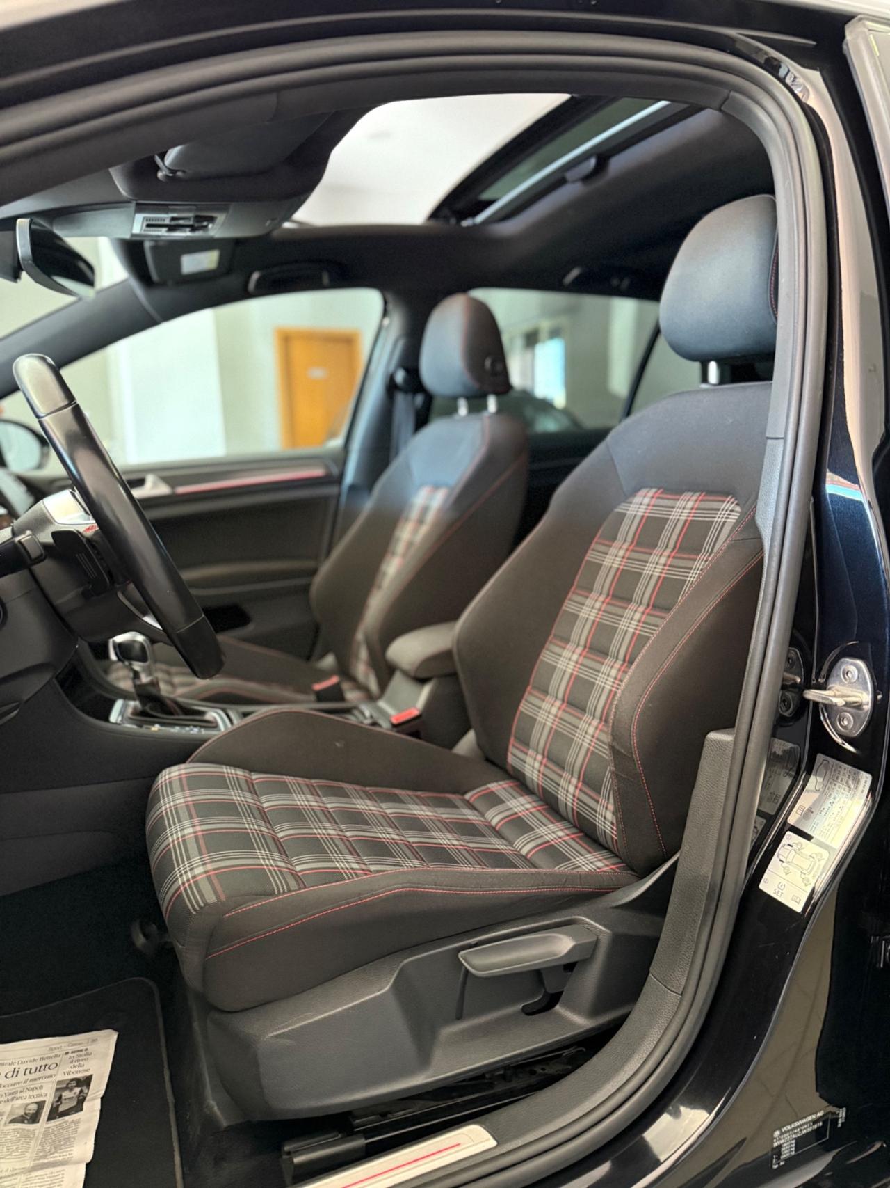 Volkswagen Golf GTI Performance 2.0 245 CV TSI DSG 5p. BMT