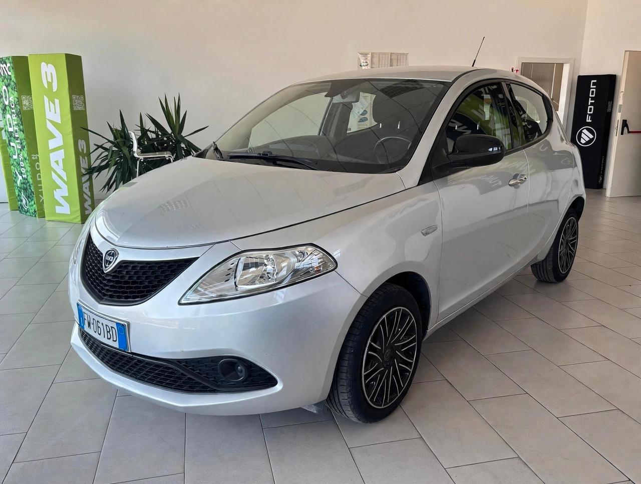 Lancia Ypsilon 1.2 69 CV 5 porte S&S Gold