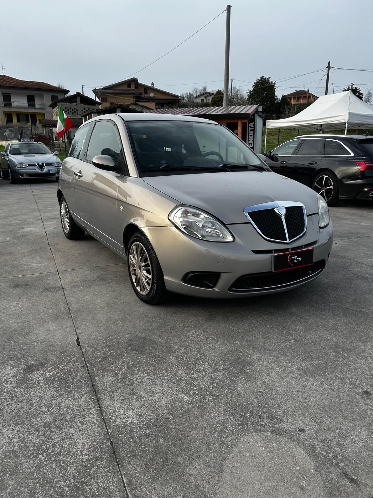 Lancia Ypsilon 1.2 Argento