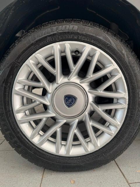 Lancia Ypsilon 1.2 69 CV 5 porte Gold