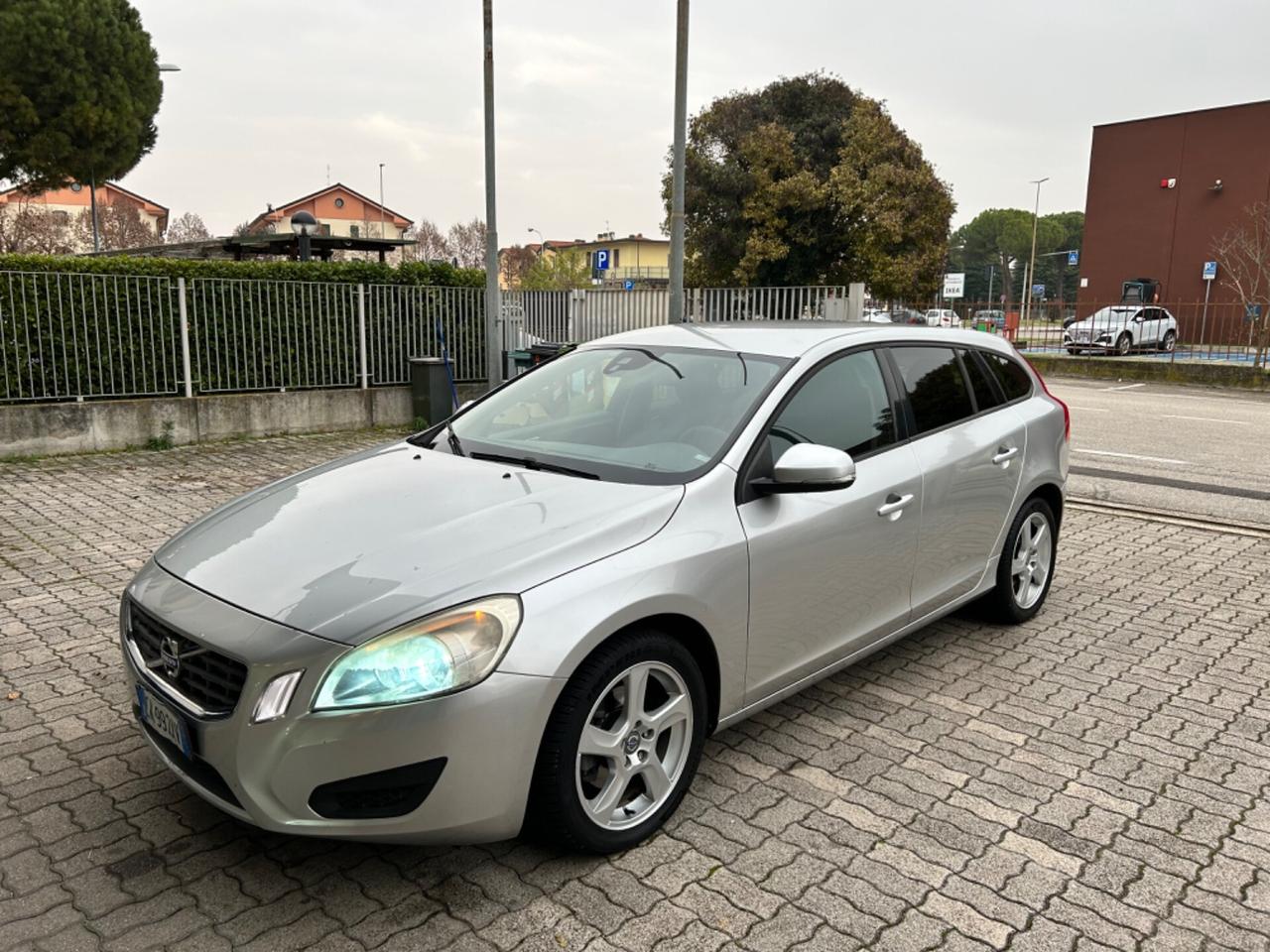 Volvo V60 1.6d cv115 DRIVE Kinetic S.W