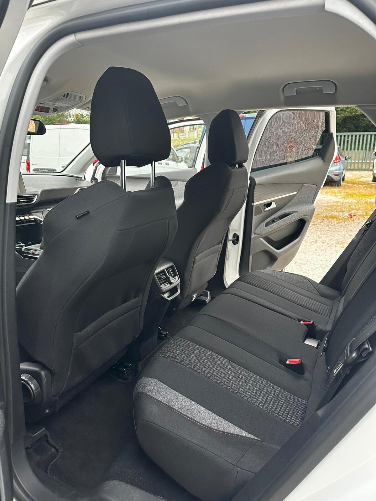 Peugeot 3008 BlueHDi 130 S&S Allure