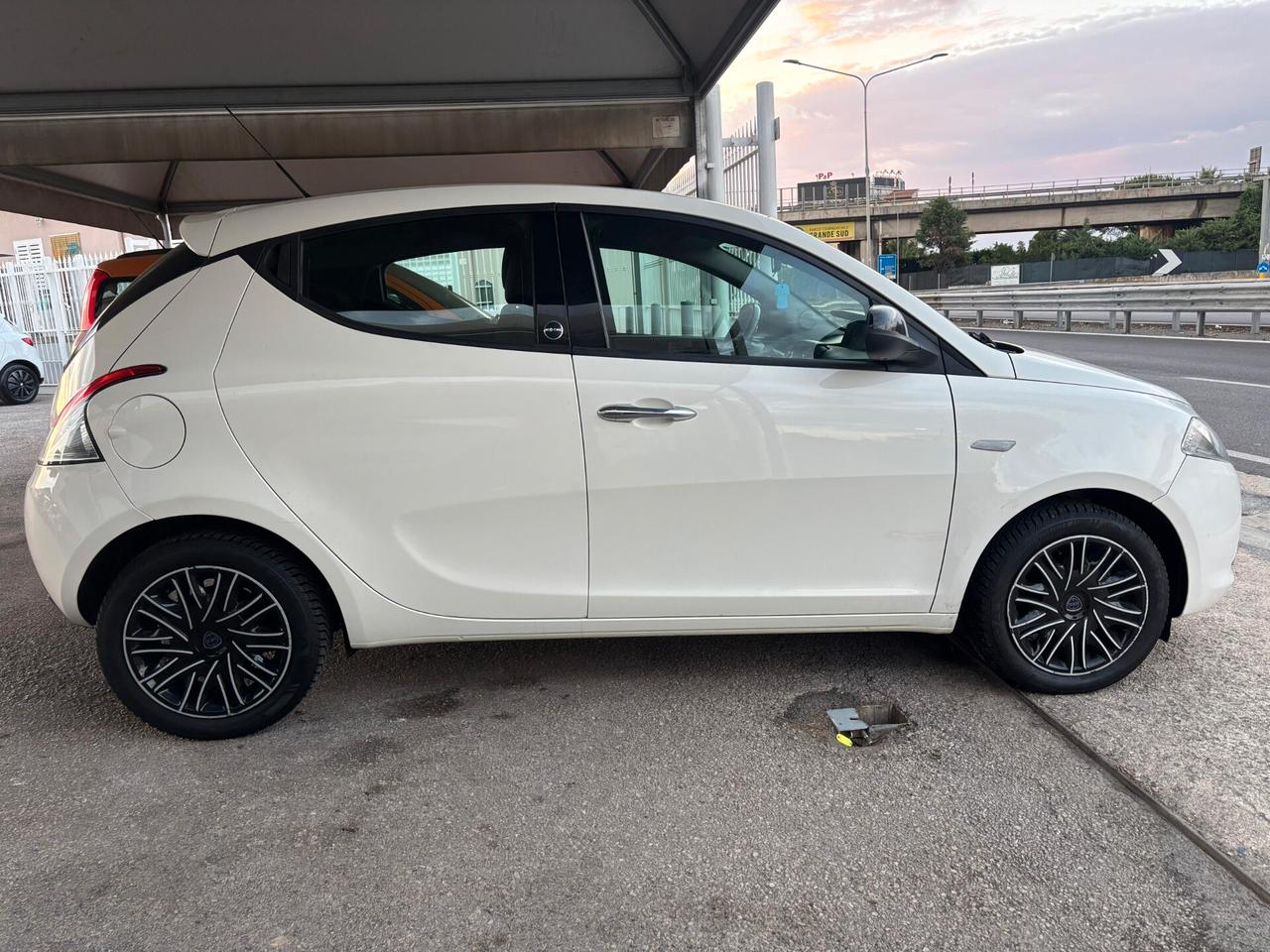 Lancia Ypsilon 1.2 69 CV 5 porte GPL Ecochic Gold
