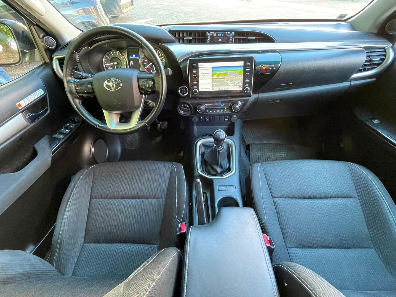Toyota Hilux 2.4 d double cab Executive 4w #11631