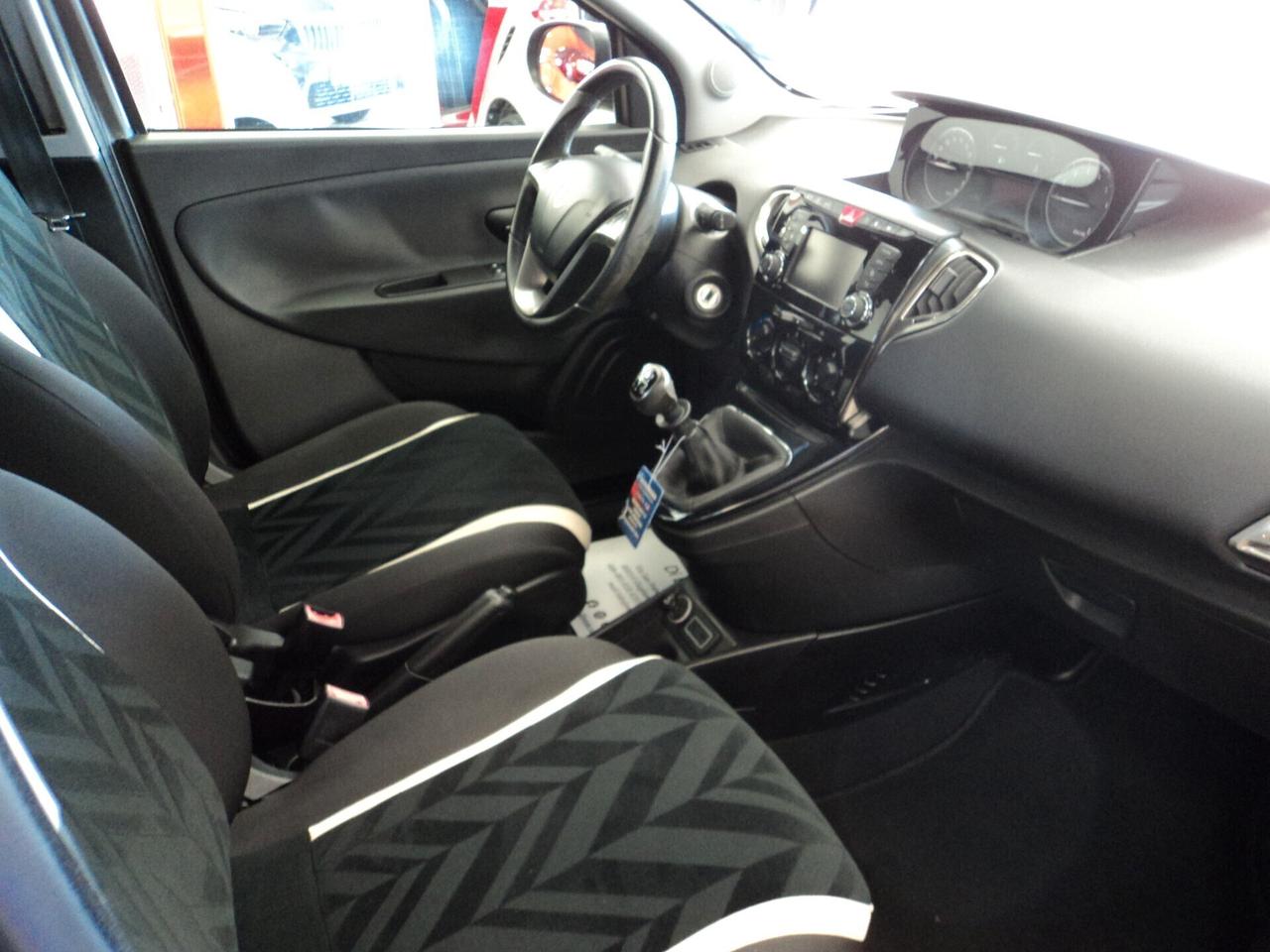 Lancia Ypsilon 1.2 69 CV 5 porte GPL Ecochic Gold