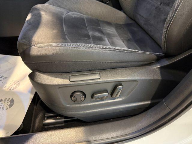 SEAT Ateca 2.0 TDI 4DRIVE DSG XCELLENCE GANCIO LED 19" DCC