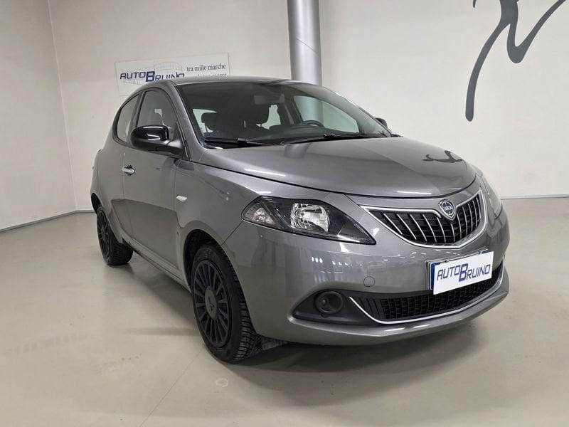 Lancia Ypsilon 1.0 FireFly 70cv S&S Hybrid SILVER solo 37.000 km !