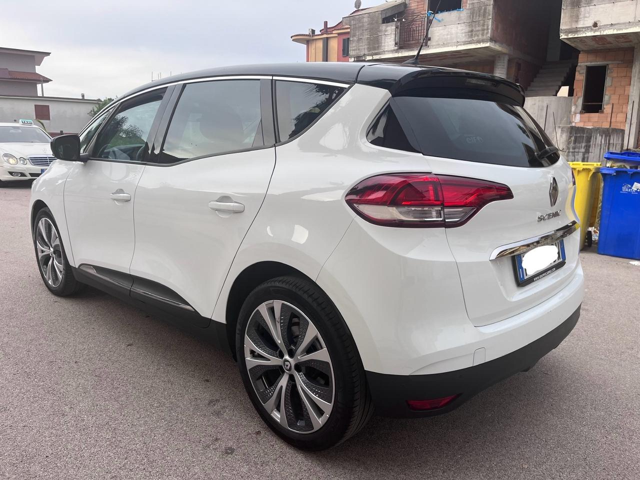 Renault Grand Scenic dCi 8V 110 CV EDC Energy Intens